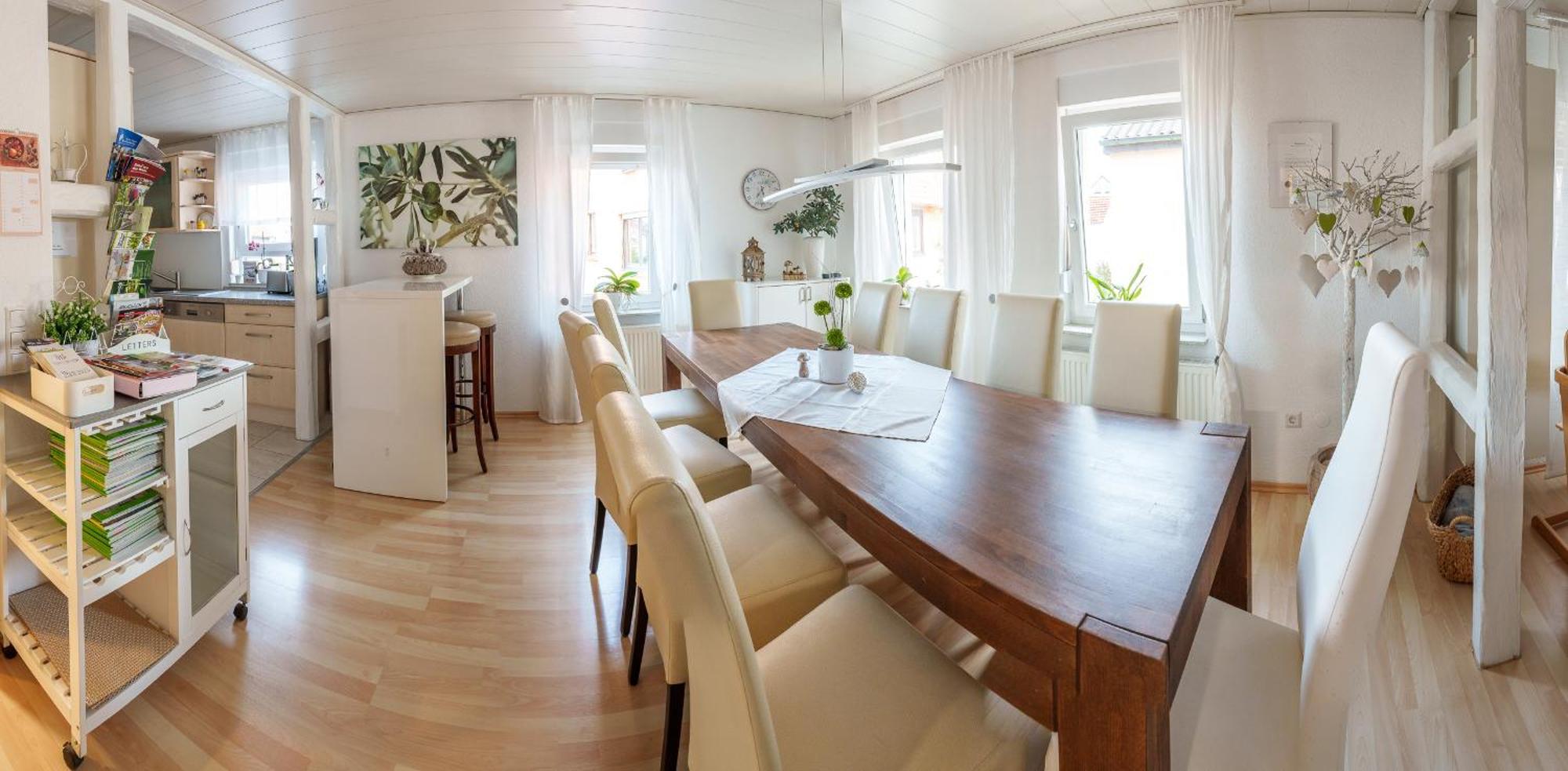 Wilhelm Appartements 100Qm Im Zentrum Brackenheim Naehe Tripsdrill Eksteriør bilde