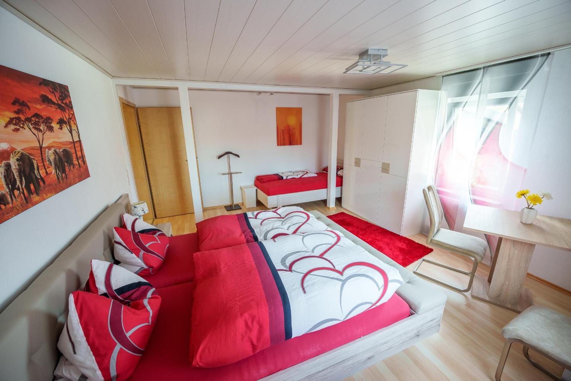 Wilhelm Appartements 100Qm Im Zentrum Brackenheim Naehe Tripsdrill Eksteriør bilde