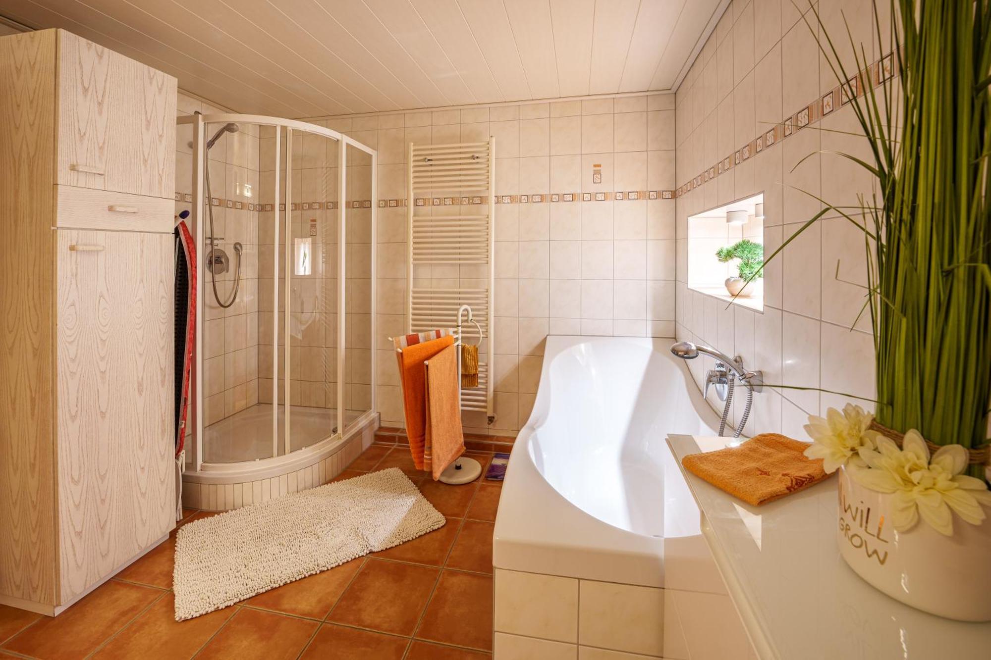 Wilhelm Appartements 100Qm Im Zentrum Brackenheim Naehe Tripsdrill Eksteriør bilde